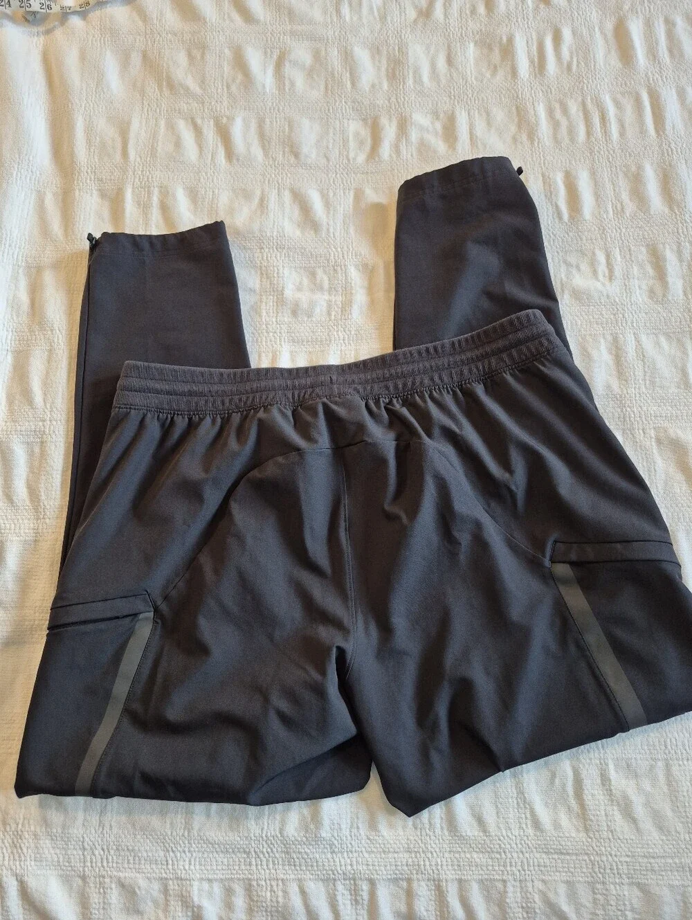 Under Armour men's black jogging athletic pants 40 x 33 all tags removed VGUC - Picture 5 of 7